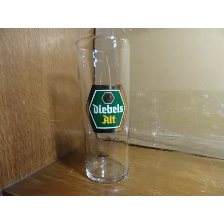 1 VERRE DIEBELS ALT 20CL HT 14CM