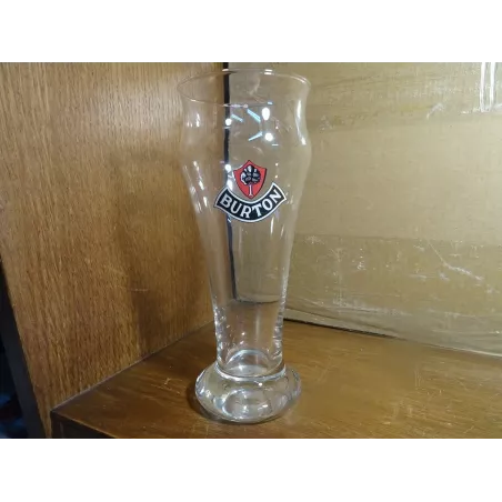 1 VERRE BURTON 25CL HT.17.90CM