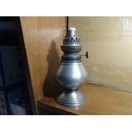 LAMPE A PETROLE   AVEC SON TUBE  ET SA MECHE  HT 20CM