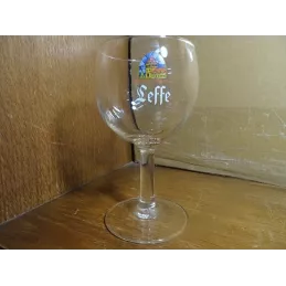 1 VERRE LEFFE 15CL HT 13 CM