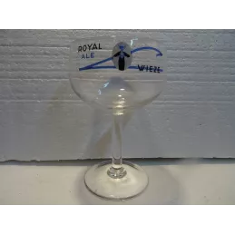 1 VERRE WIEZE ROYAL ALE...