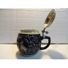 BELLE CHOPE  DE 50CL  AVEC SON COUVERCLE  LE CHASSEUR  HT 13CM