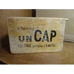 BOITE A CARTES  UN CAP QUINQUINA  MATTEI-CAP CORSE  11.50CM X7.50CM X3CM