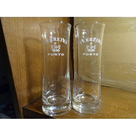 2 VERRES PORTO  FERREIRA 22/25CL HT 16.50CM