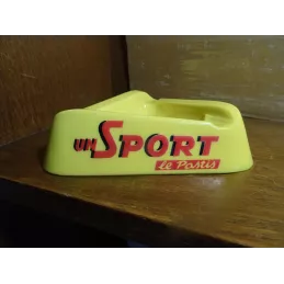 CENDRIER  UN SPORT  LE PASTIS   BERGER  13CM X13CM X13CM