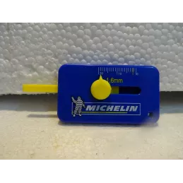 MICHELIN  MESURE LA PRESSION DES PNEUS 5.50CM X3.20CM
