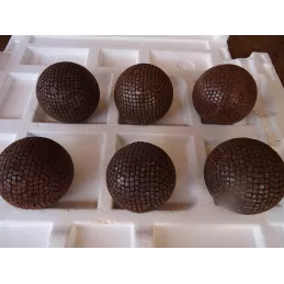 6 BOULES  CLOUTEES