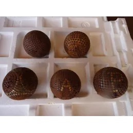 5 BOULES CLOUTEES