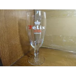 1 VERRE FELIX 25CL HT.17.70CM