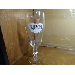 1 VERRE TRIUMPH 25CL HT...