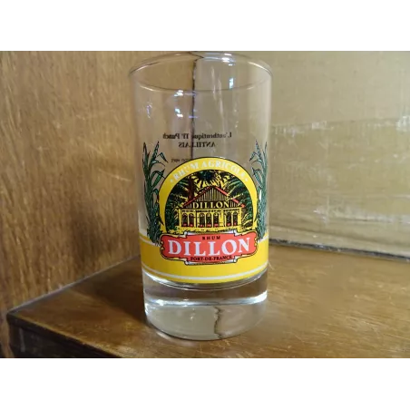 1 VERRE  RHUM DILLON  HT 9.70CM