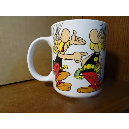 MUG PARC ASTERIX 1997 HT 9.70CM