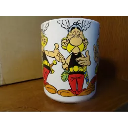 MUG PARC ASTERIX 1997 HT 9.70CM