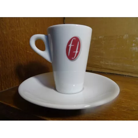 6 TASSES  A CAFE FINE FOURCHETTE  HT 7.50CM