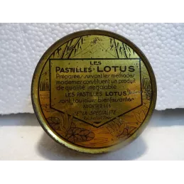 BOITE PASTILLES  LOTUS  DIAMETRE 7.70CM  HT 2.70CM