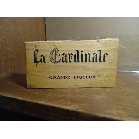 BOITE A CARTES  LA CARDINALE