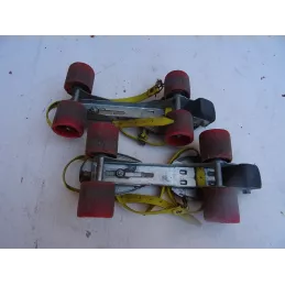 UNE PAIRE DE PATIN A ROULETTE REGLABLE   SPEEDY