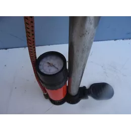 POMPE DE GONFLAGE  A MAIN