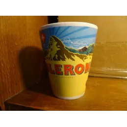 MUG  TOBLERONNE   ANNEE 2006   CHOCOLAT SUISSE