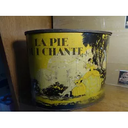 BOITE  LA PIE QUI CHANTE  23CM X13CM  HT 18CM