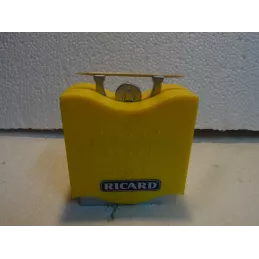 DISTRIBUTEUR DE CURE DENT RICARD