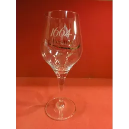 1 VERRE 1664 KRONENBOURG MILLESIME 25 CL