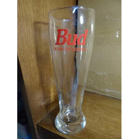 1 VERRE  BUD 50CL HT 23CM