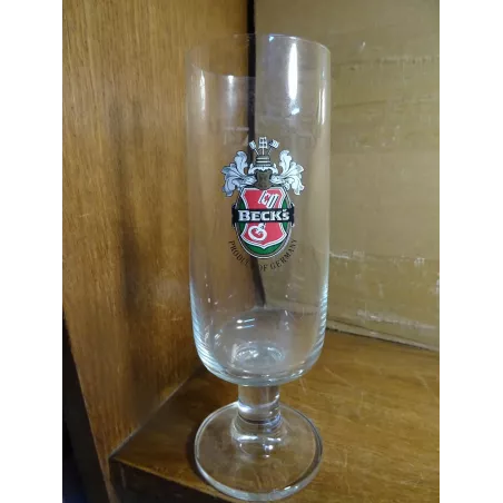 1 VERRE  BECK'S 40CL HT.20.90CM