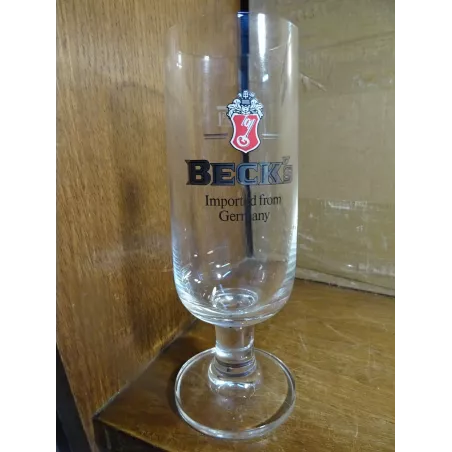 1 VERRE BECK'S 25CL HT 18.10CM