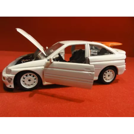 1 VOITURE  ESCORT RS COSWORTH  1/24