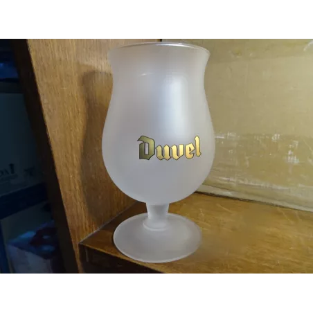 1 VERRE DUVEL GIVRE  33CL HT 16.40CM