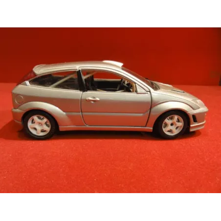 1 VOITURE FORD FOCUS 1/24 