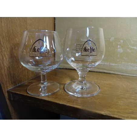 2 VERRES LEFFE 7.5CL  HT 9.20CM ET 9.70CM  LOGO DIFFERENT