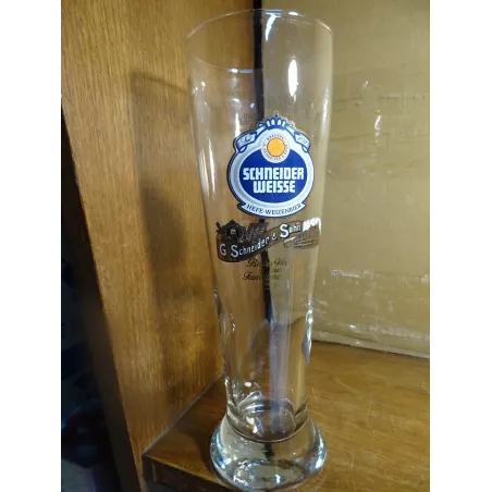 1 VERRE  SCHNEIDER WEISSE 50CL HT.24.40CM