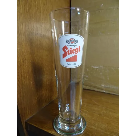 1 VERRE STIEGL 20CL HT.18.50CM