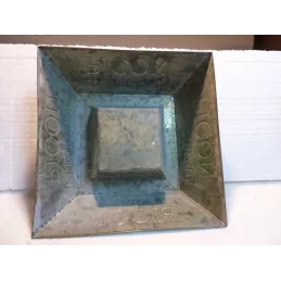 1 SOCLE PICON EN ZING 25X 25 X8