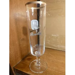 1 VERRE BITBURGER PILS 20CL HT 19.90CM