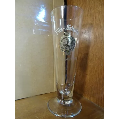 1 VERRE PILS-SCHUTZ 25CL HT.20.50CM