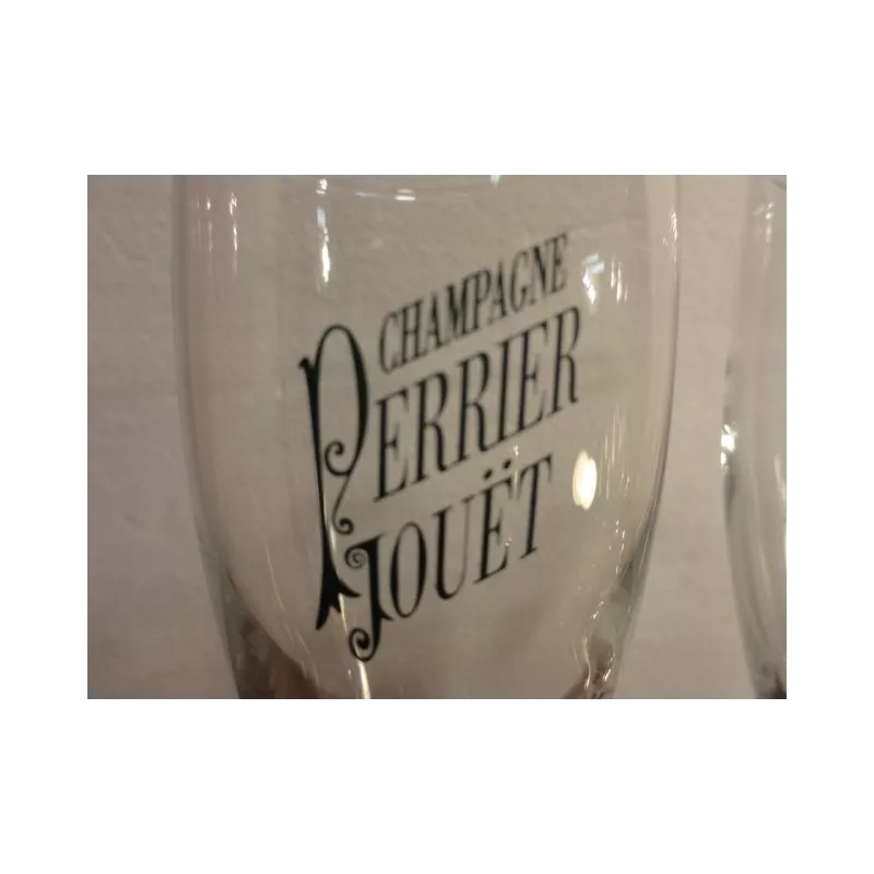 4 FLUTES CHAMPAGNE PERRIER JOUET  10/12 CL