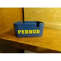 CENDRIER PERNOD EXPORT 8.50CM X8.50CM X3.80CM