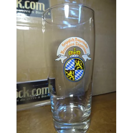 1 VERRE HERZOGLICH 50CL HT. 17.50CM