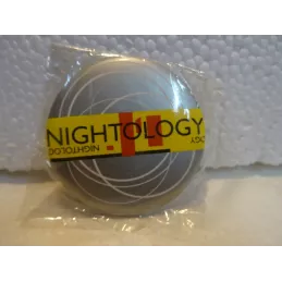 BADGE NIGHTOLOGY  J&B  en tole  diametre 5.50cm