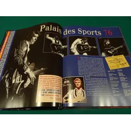 ALBUM JOHNNY HALLYDAY AU CONCERT 34CM X26CM  ANNEE 2000