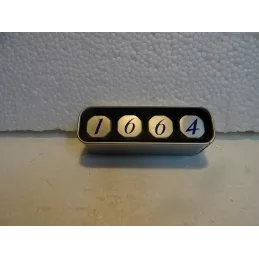 1 BOITE DE 4 DES EN METAL  1664 KRONENBOURG