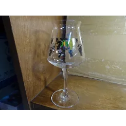 1 VERRE LEVRETTE  33CL HT 19.80CM