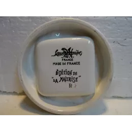 CENDRIER AUX GALERIES LAFAYETTE PARIS DIAMETRE 10.20CM