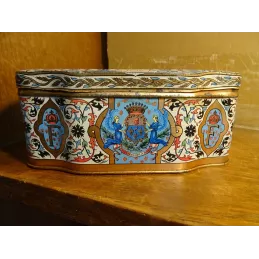 BOITE  SUCRE D'ORGE DES RELIGIEUSES  DE MORET  15.50CM X 9.20CM  X 6CM