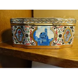 BOITE  SUCRE D'ORGE DES RELIGIEUSES  DE MORET  15.50CM X 9.20CM  X 6CM