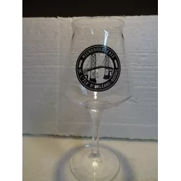 1 VERRE  MICRO BRASSERIE  DE L'ILE D'ORLEANS 25/33CL
