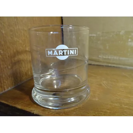 6 VERRES MARTINI  HT 8CM